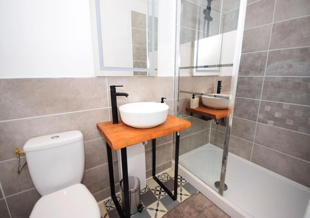 Hyper Centre Valenciennes - Wifi - Terrasse - Tramway - Lerelaisdodile2 Apartment Екстериор снимка