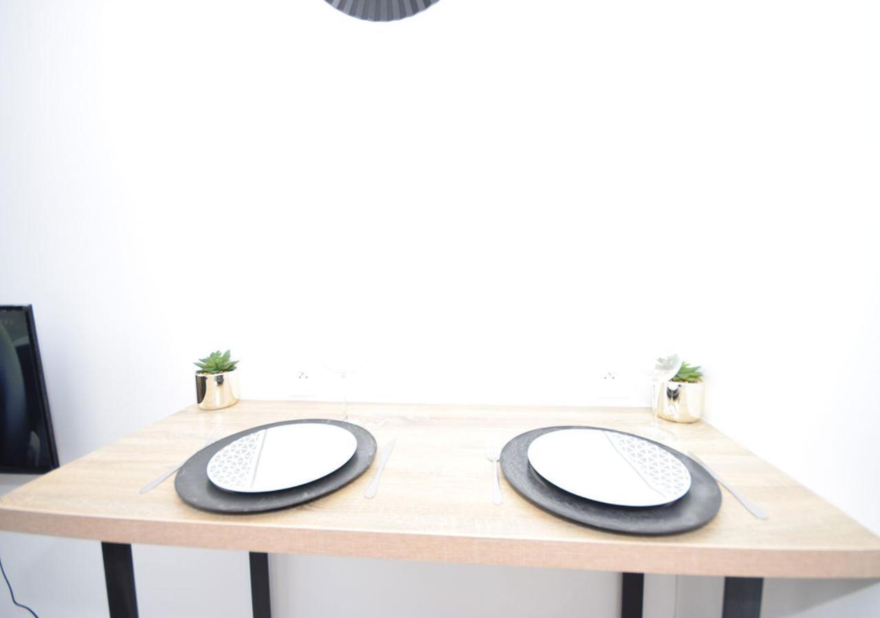Hyper Centre Valenciennes - Wifi - Terrasse - Tramway - Lerelaisdodile2 Apartment Екстериор снимка